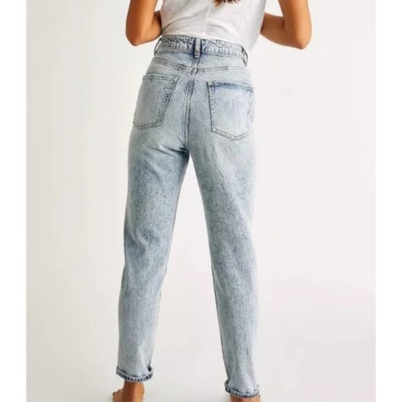 NWT Free People Ultra High Waist Washed Blue Denim Tapered Leg Mom Jeans - Picture 12 of 14